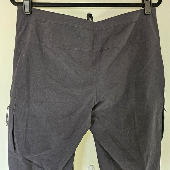 VGUC Mountain Hardware Convertible Cargo Pants Hiking Black Women Sz 12 - Picture 7 of 16